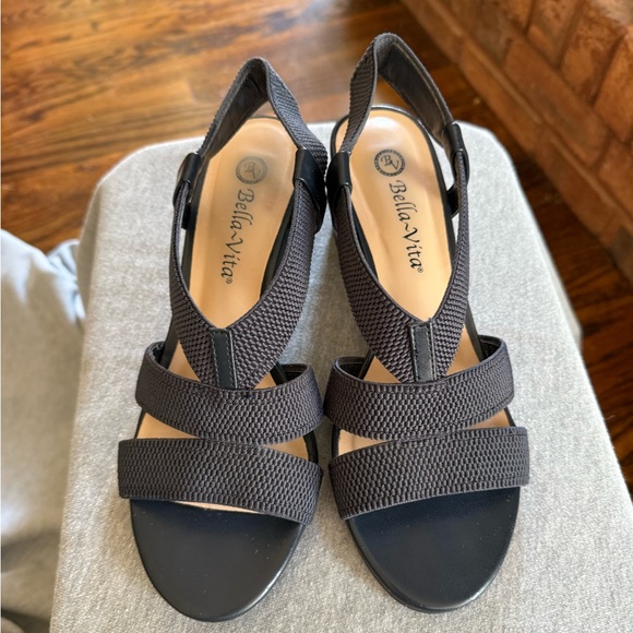 Bella Vita Jodi Sandals - Picture 1 of 3